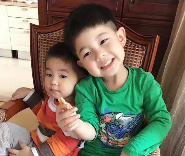 应采儿生二胎，Jasper不开心，傅首尔揭秘大宝为何不喜欢二胎张爱萍子女