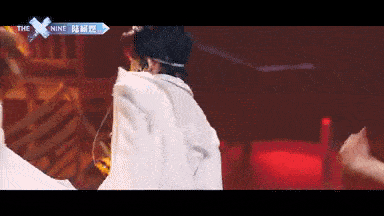 青你2收官话题中心陆柯燃其实力从初舞台时已显现