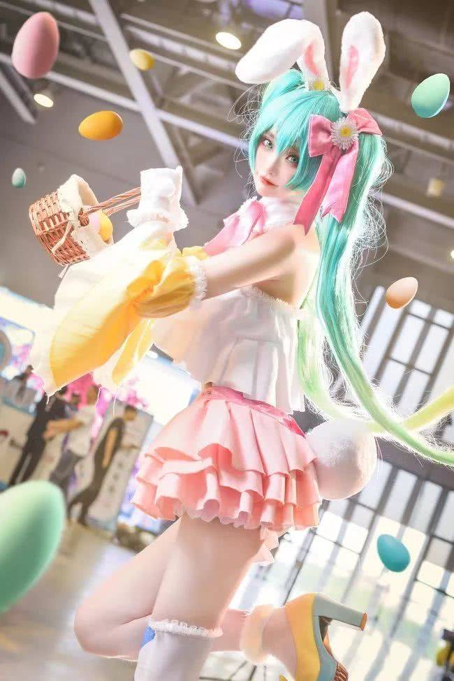 cos:初音未来,采蘑菇的小兔子.