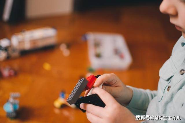 当孩子说“我害怕”时，90%的家长回答都错了，不要逼孩子勇敢!