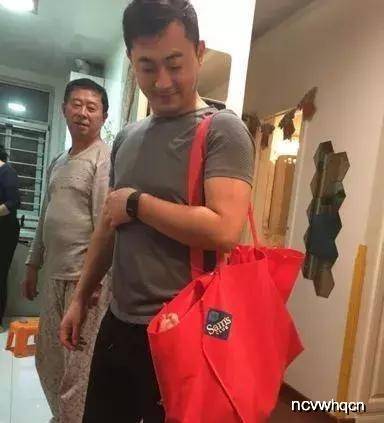 原创逗比爸带熊孩子爆笑瞬间,记住千万不要让逗比老爸带娃 原创逗比爸带熊孩子爆笑瞬间,记住千万不要让逗比老爸带娃