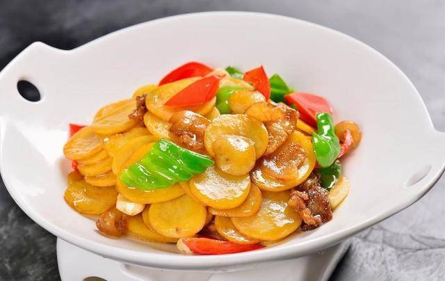 原创香辣鸡丝青椒土豆片黑椒烤鸡黑椒猪排红烧鲤鱼块的做法