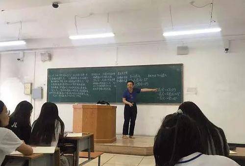 大学中的“扫地僧”——王晓琮，学生：像个锅炉工的神级老师