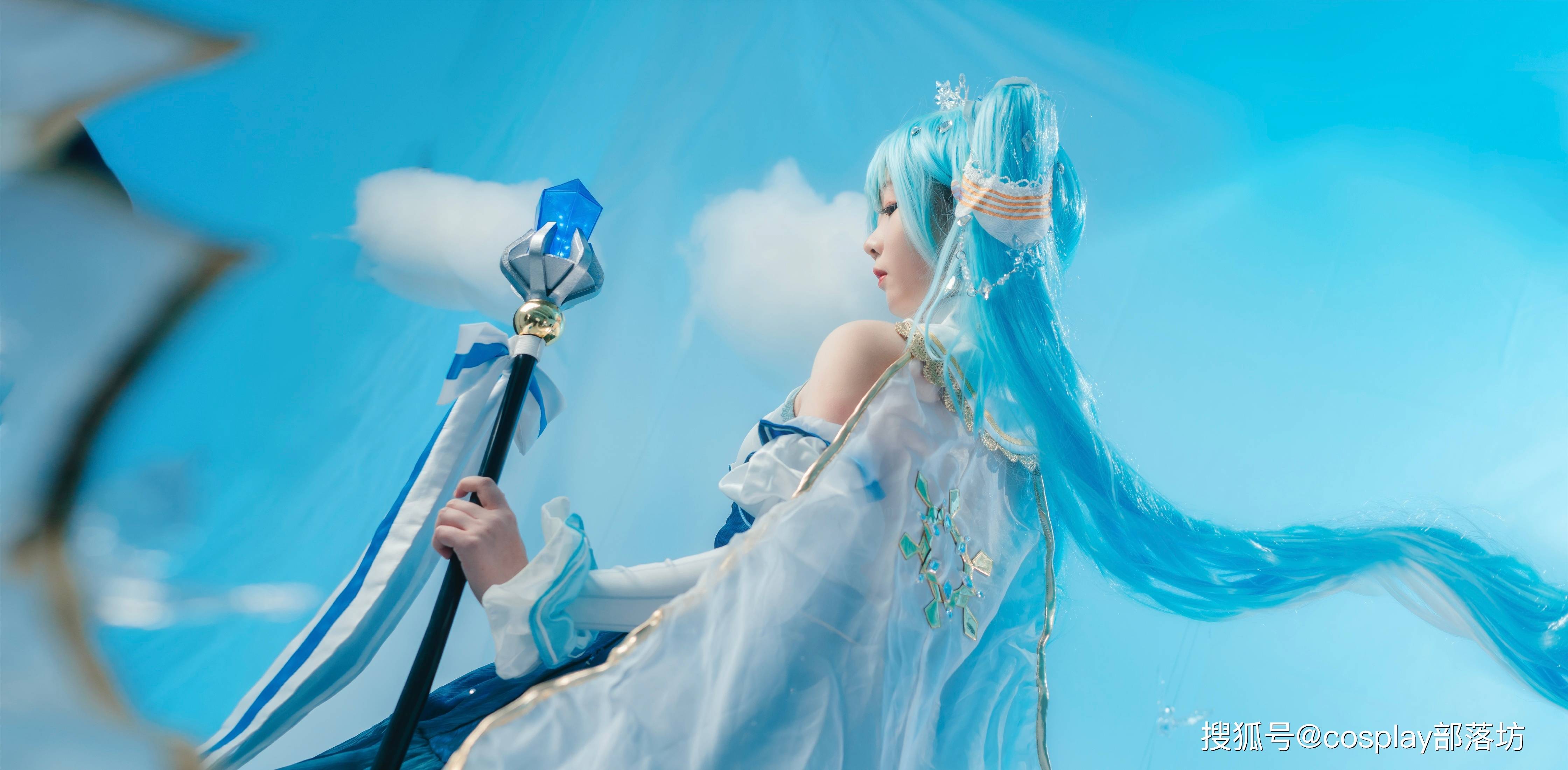 cos:v家公式服,雪初音_vv