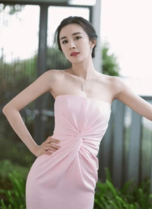 为了爱情抛弃亲情？杨幂缺席女儿生日会原因曝光，当妈真不容易！