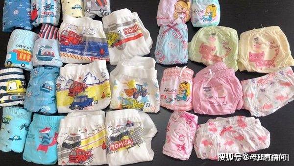 马桶|宝宝几岁戒尿布比较好！姐妹们看看我的做法是不是超前了？