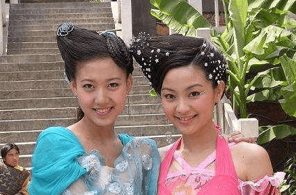 非凡家庭女主角扮演者 d5ffb8bca6094ce8b34f08b12e128c74.png