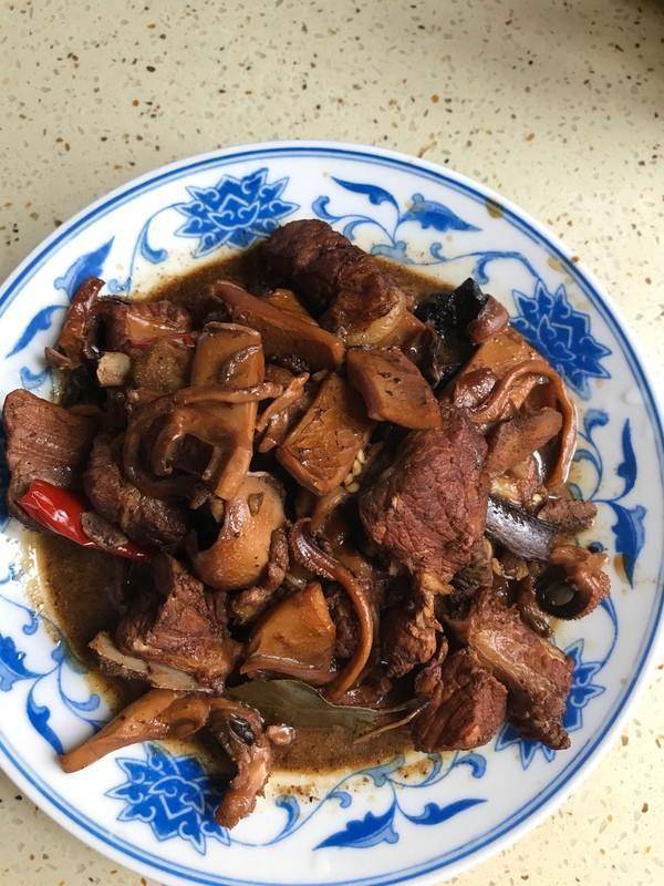 笋烧鸡肉 3a4fc78e03df40998f7aebd0e3265a3e.jpeg