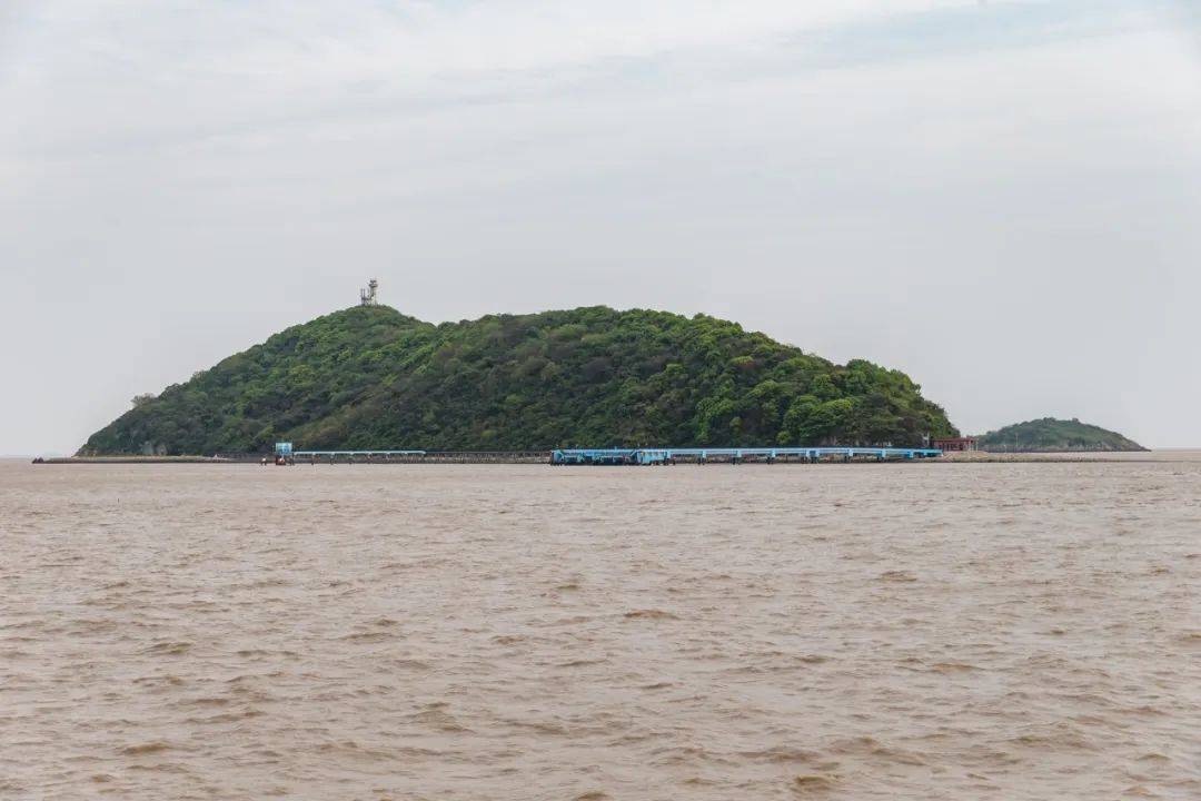 在如今上海发展岛屿旅游的过程中,其岛屿却显得很无奈了,因为它的