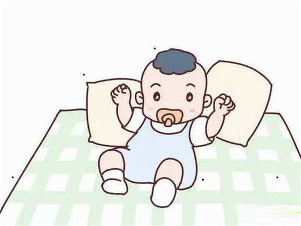 成长|大拇指内扣,对成长有危害吗?宝宝抓握不好