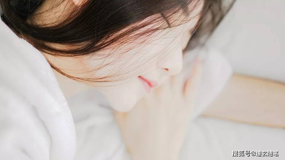 怎样才能让自己不那么容易流泪 cd398bf4ec4f43438bd3a29dd3b19b03.jpeg