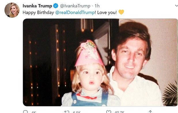 特朗普74岁生日当天:有人在白宫前踩蛋糕抗议,