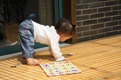 夏季这3种鞋别让孩子穿，影响身体发育，但很多家长都买过