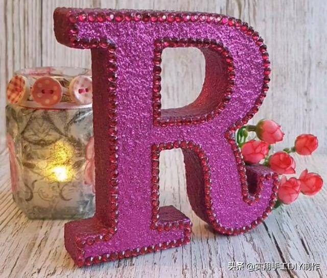 装饰品英文 ccca0291fd0144e5969d7ad46a7aa5ad.jpeg