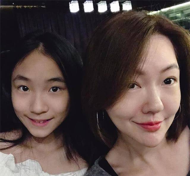 小S过41岁生日，大女儿许曦文发文庆祝妈妈生日快乐