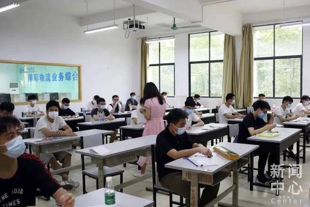 人人|曝光！专插本考试现场！超严格！超多人人人！