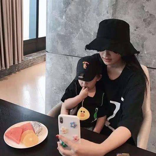 王京花经纪人资料 37f0b2451d5e4c8bb16724b80ee8144b.jpeg