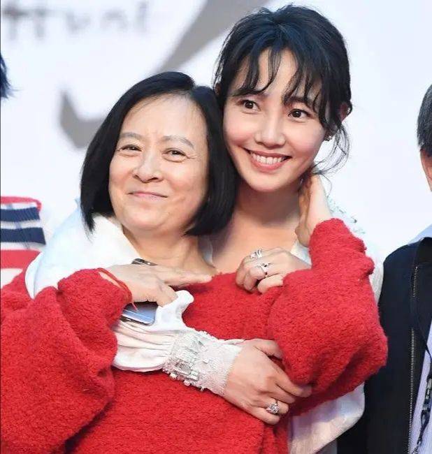 从“一指禅”小鲜肉到与肥硕矮丑男亲密，失婚