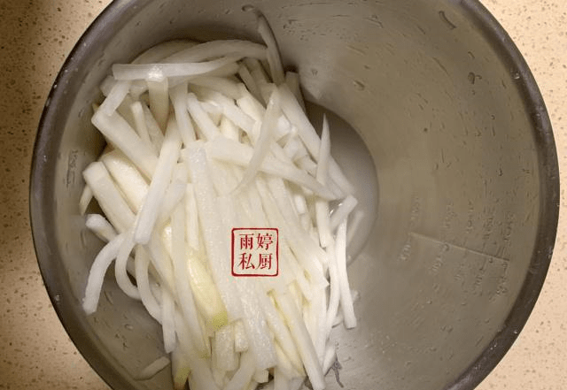 多少斤萝卜出一斤干 9bfcaddbf1ff49a2951e315d7f258f37.png