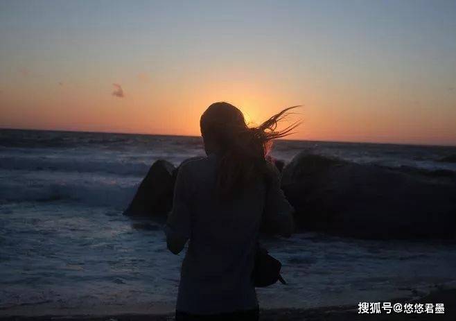 前一秒问心情好不好后一秒说睡觉