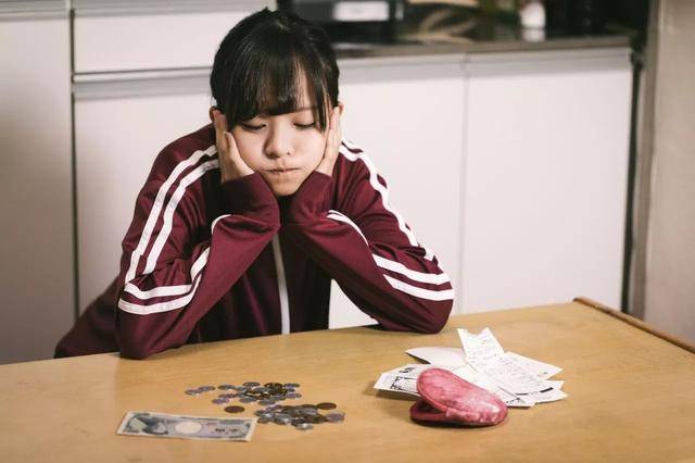 原创孩子被金钱过度奖励,将来会变成什么样?宝妈:变得眼里只有钱! 原创孩子被金钱过度奖励,将来会变成什么样?宝妈:变得眼里只有钱!