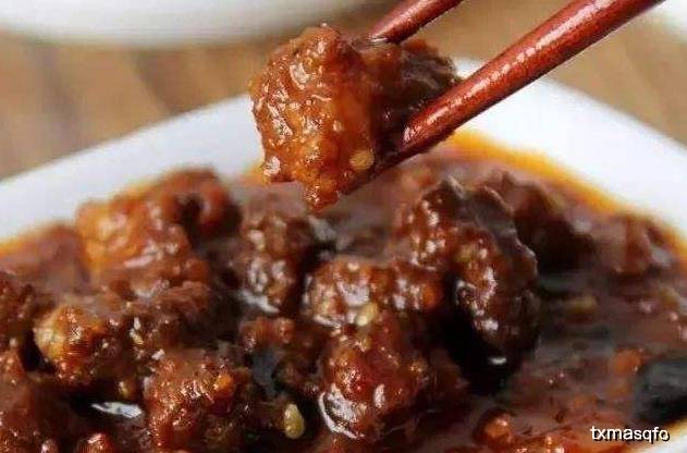 在家怎么做牛肉辣椒酱 c1a6f3736af9449cb52de3477c255646.jpeg