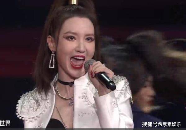 618晚会看点多：宋小宝不受灯光影响，杨钰莹状