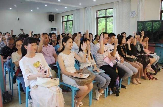 不虚荣,懂得体恤父母时,家长也要站子孩子的立场想想,开家长会这种