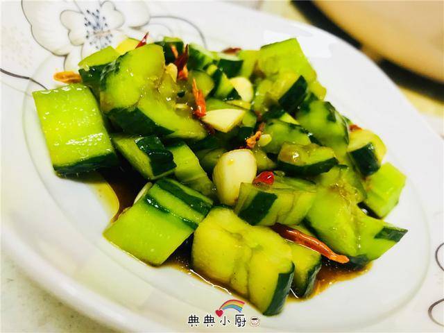 如何做出美味的凉拌黄瓜 52c68a43e60d499a9a80b9007422ac18.jpeg