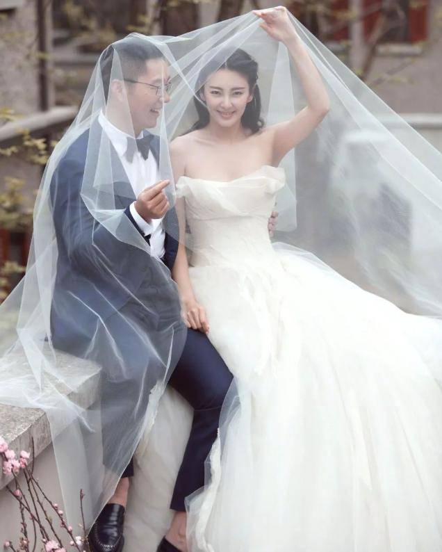 张雨绮称找男人首先看外貌，顺眼最重要，并回