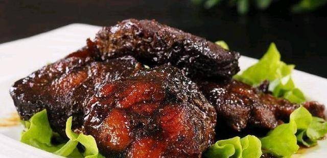 怎么做不辣的红烧牛肉 ea9cee82ecfd4b84b354504ee1d16601.jpeg
