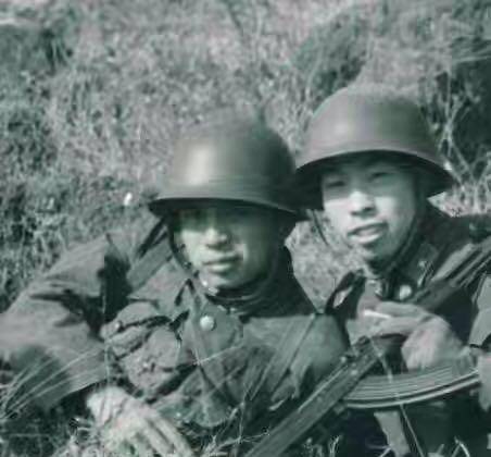 5月2日晚,越军偷袭,徐良和几个战士奉命前去支援.