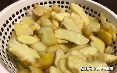 生姜怎么样吃不上火 f6bb30d90830454f96c4958adf6fb368.jpeg