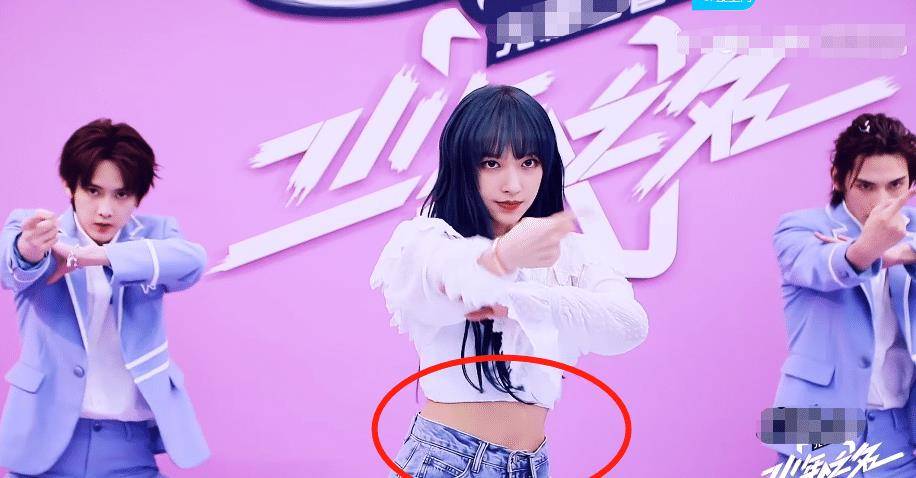 程潇跳少年之名主题曲舞镜头抓拍她热舞动作有老师内味了