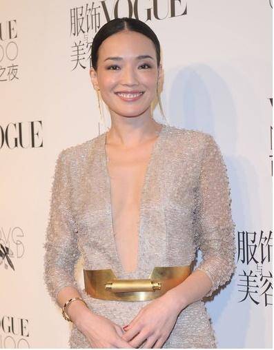 原创舒淇深v鱼尾裙,真空上阵特别豪放,性感侧漏