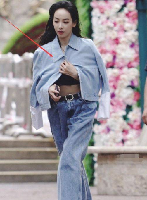 宋茜一直用外套挡肚子,当她抬起手的那一刻,真美啊 减肥窍门 第4张 宋茜一直用外套挡肚子,当她抬起手的那一刻,真美啊 减肥窍门 第4张