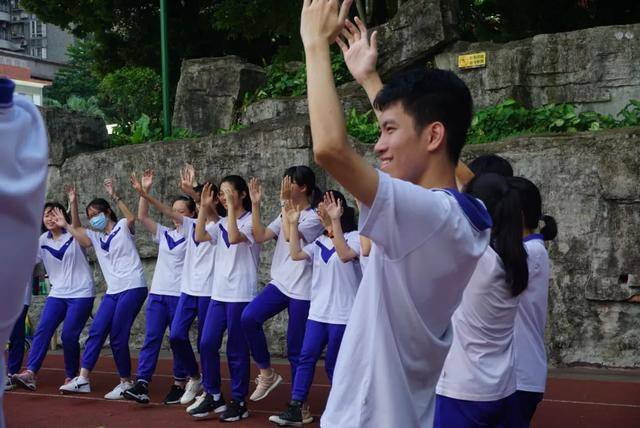 金榜题名|金榜题名季 | 轻松一夏，自信“应战”第四中学凤凰花开时
