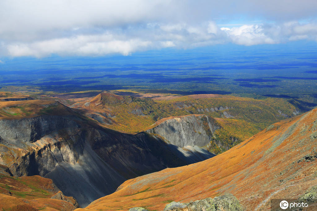 吉林长白山火山中国境内保存最完成的复合火山