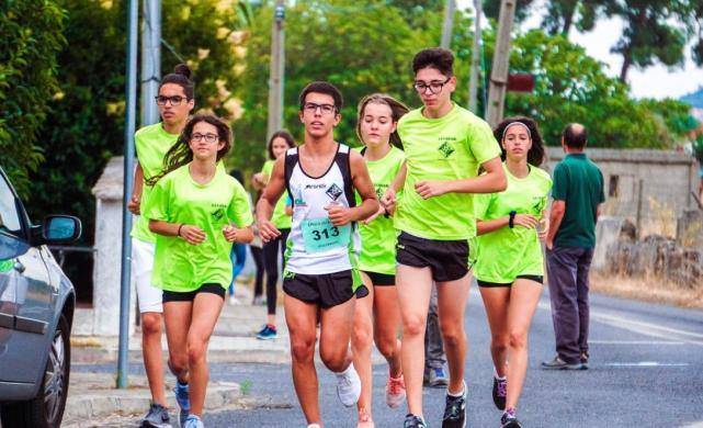 多少斤可以跑步10公里 76b25c75adfa452fadaf594c4311088f.jpeg