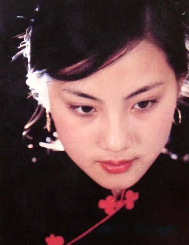 被蒙骗多年的乐韵,这才醒悟过来,但早已为时已晚,成了失意之人.