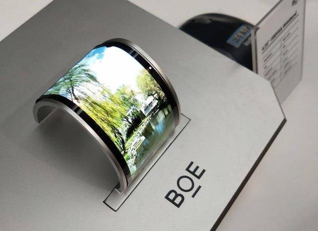 中国OLED屏负重前行：90%设备靠进口，50%材料靠进