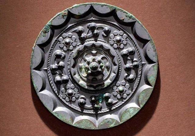 从纹饰特征出发,谈谈汉代铜镜的文化价值
