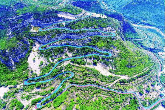 旅游公路,直接行驶到东山五龙城郊森林公园即可 若从太原市区北中环