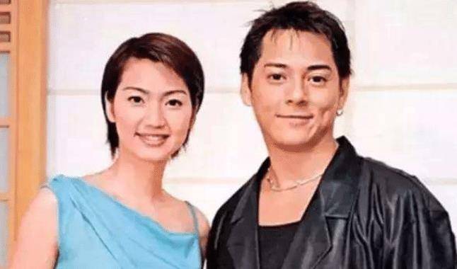 原创他被列入艺人黑名单, 有点名气就得意忘形, 如今只能在酒吧卖唱