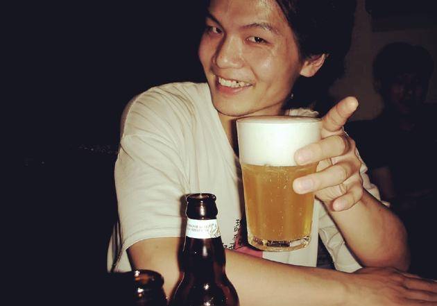 野合乐队刘遥自曝与养女互相取悦 疑骚扰15岁演