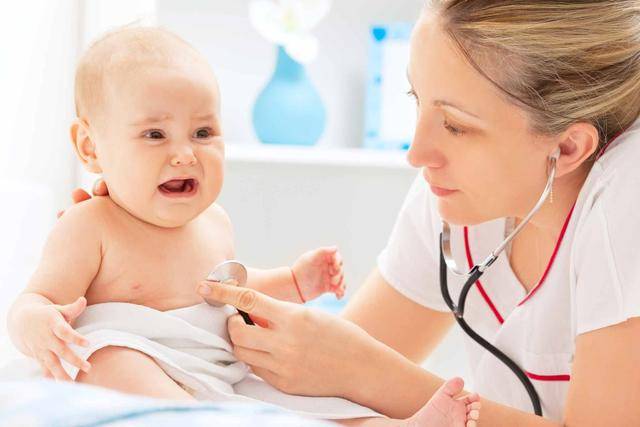 孩子|多半会有四个特殊表现，第一点常被家长忽视肚子里有蛔虫的宝宝