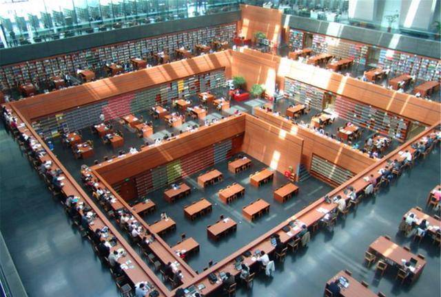 大学老师“喋喋不休”，学生底下“沉沉欲睡”，孰之过？
