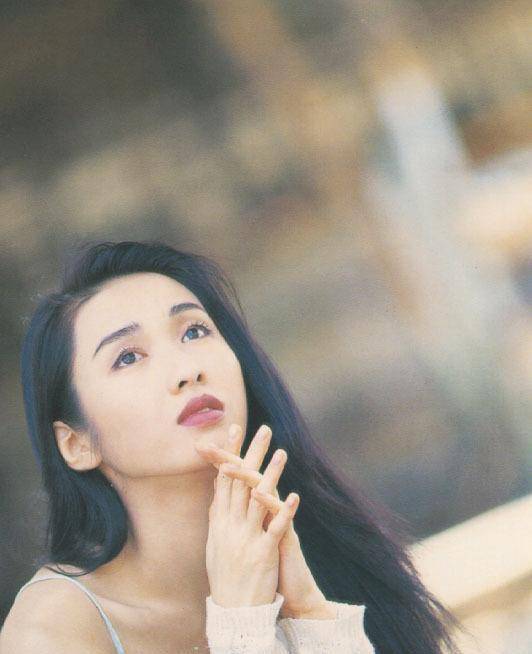 好温馨！黎姿为父母庆祝金婚，三代同堂，老公马廷强罕有现身