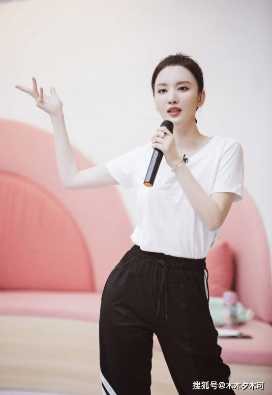 《乘风破浪的姐姐》第二次公演分组完成，伊能