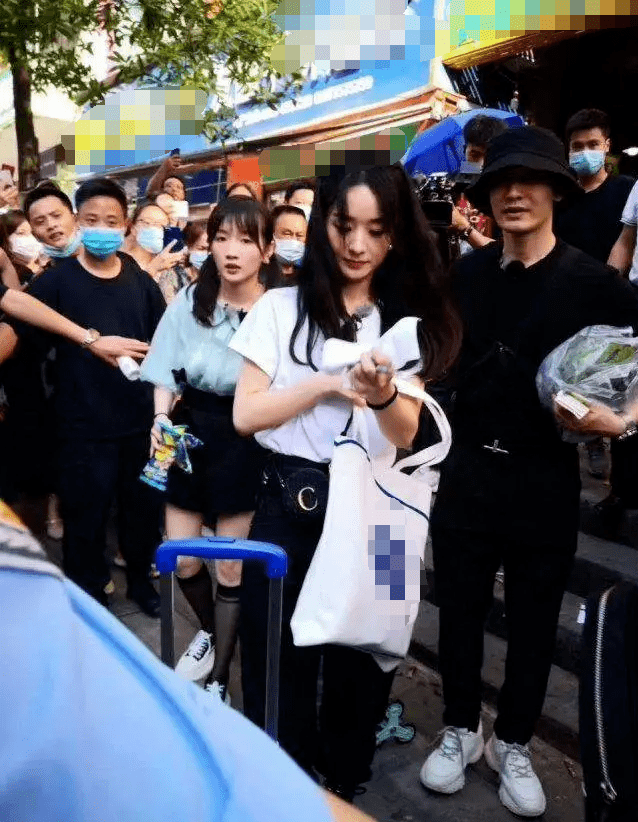 黄晓明事业再攀高峰,baby发文有点失望